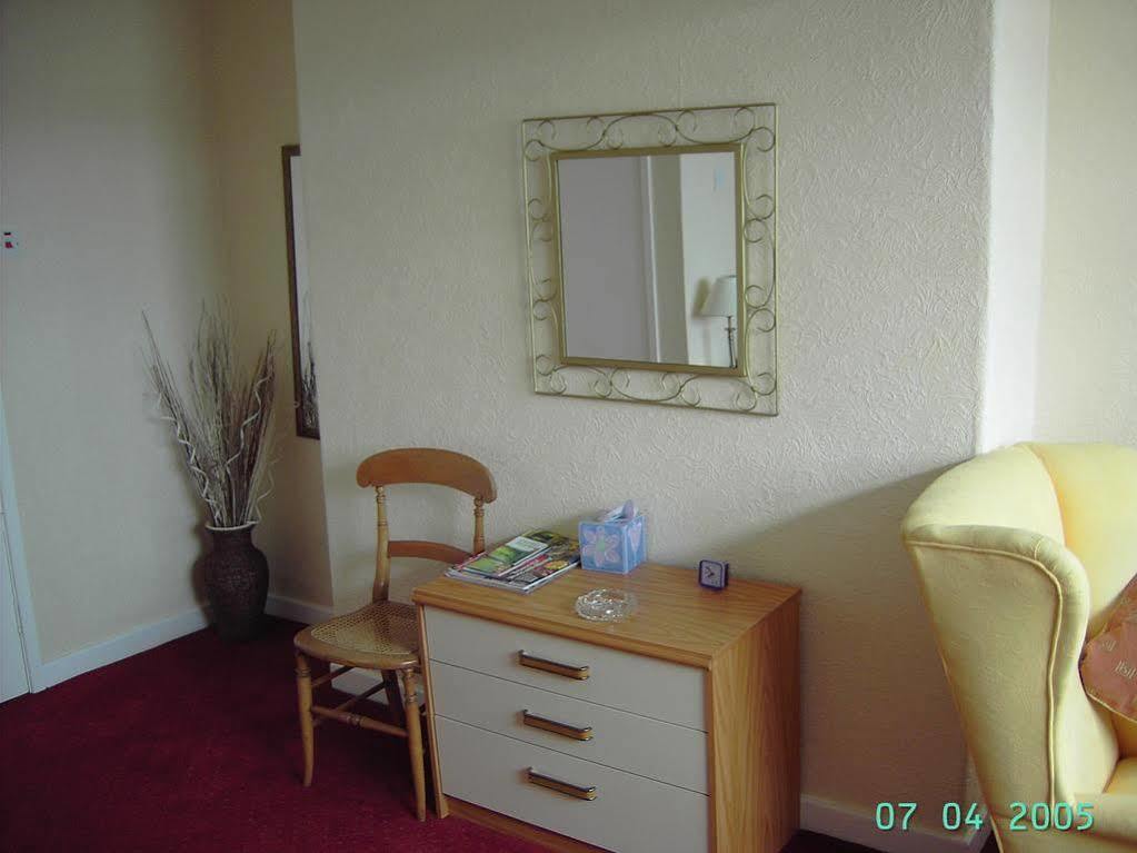 Ash Lodge - Guest House Blackpool Bagian luar foto